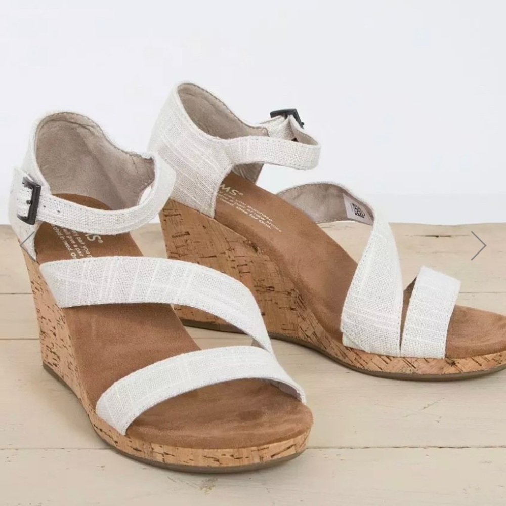 41. TOMS Clarissa Sandal size 8